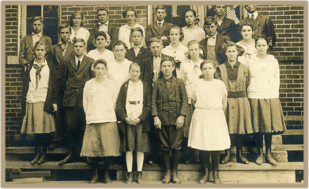 class photo plainville school circa 1916
