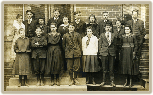 class photo plainvill school circa 1918