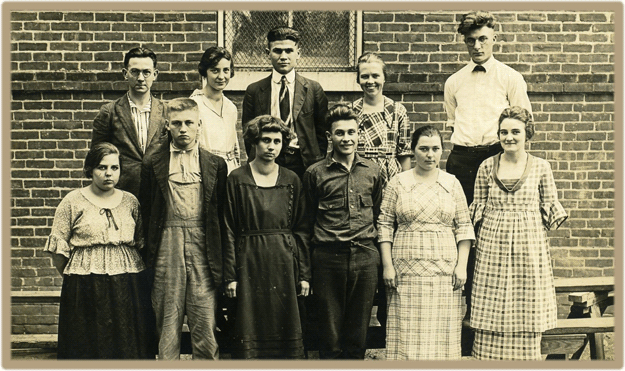 class photo plainville school circa 1921
