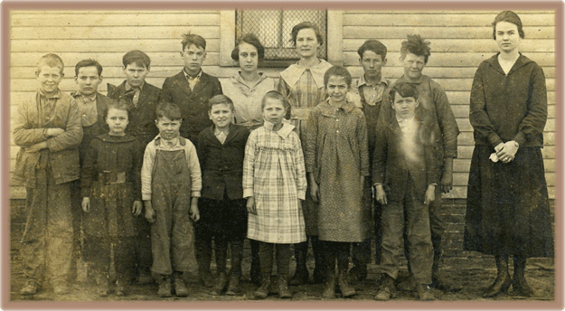 class photo Oak Grove School circa 1920