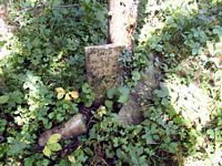 tn_garardcemeterytombstones2.jpg - 14342 Bytes