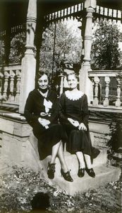 Adda Brown Bush and her niece Madge Brown