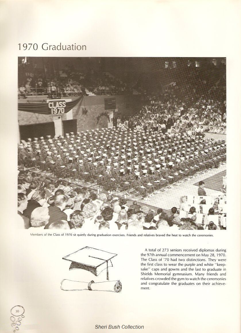 32 1970 Graduation<br>Class Picture
